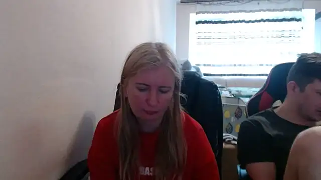 Snapshot of PeterAndJen chatting on 6, 5, 2026 PeterAndJen online show from 6, 5, 2026