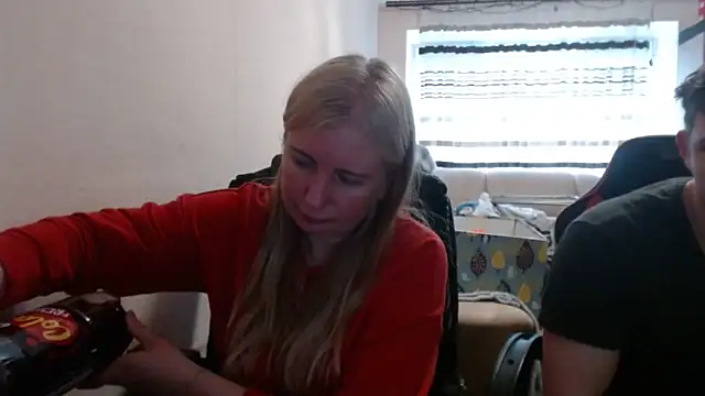Snapshot of PeterAndJen chatting on 8, 5, 2026 PeterAndJen online show from 8, 5, 2026