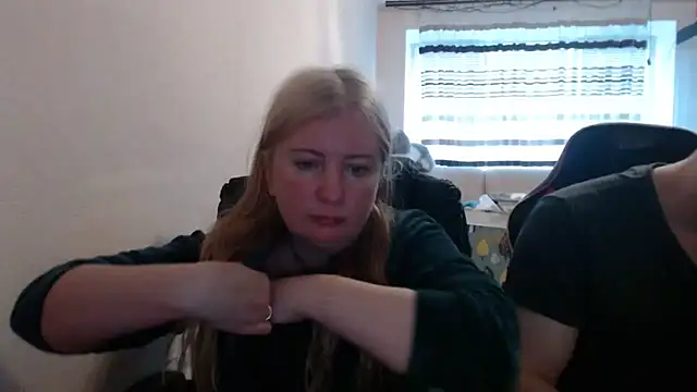 Snapshot of PeterAndJen chatting on 15, 5, 2026 PeterAndJen online show from 15, 5, 2026