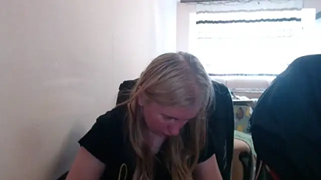 Snapshot of PeterAndJen chatting on 17, 5, 2026 PeterAndJen online show from 17, 5, 2026
