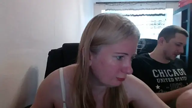 Snapshot of PeterAndJen chatting on 25, 5, 2026 PeterAndJen online show from 25, 5, 2026