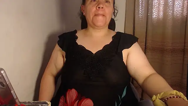 Snapshot of agathamiller01 chatting on 25, 5, 2026 agathamiller01 online show from 25, 5, 2026