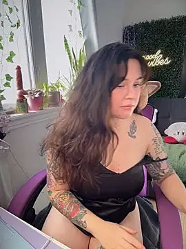 JennKenobi online show from 4, 3, 2026