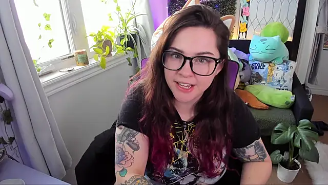 Snapshot of JennKenobi chatting on 11, 5, 2026 JennKenobi online show from 11, 5, 2026