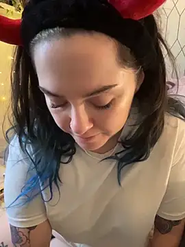 JennKenobi online show from 12, 6, 2026