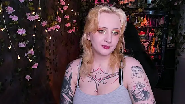 Snapshot of AsheLucker chatting on 4, 6, 2026 AsheLucker online show from 4, 6, 2026
