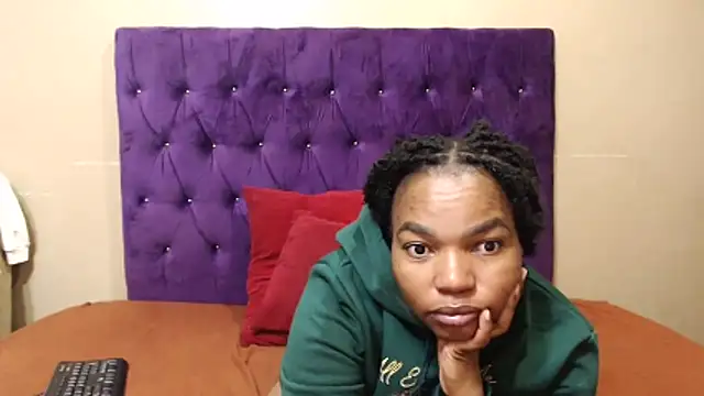 Snapshot of EBONYBUSTYY chatting on 15, 5, 2026 EBONYBUSTYY online show from 15, 5, 2026
