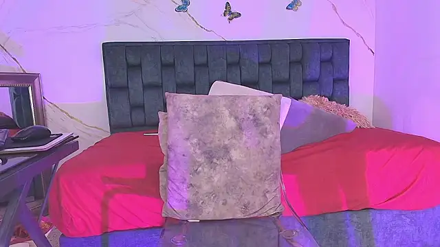 IsiisLovei online show from 5, 3, 2026