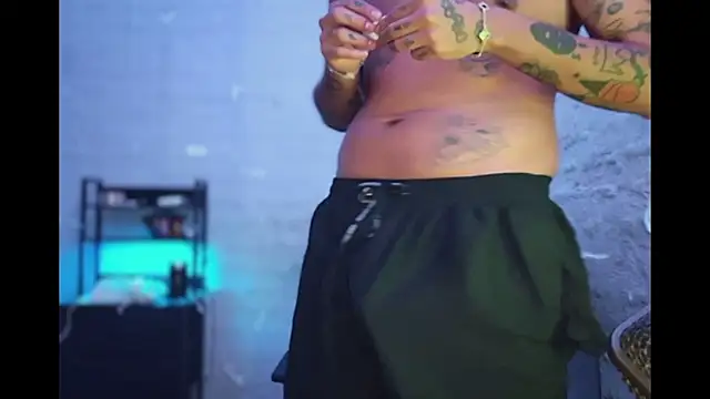 Snapshot of DanielsCock420 chatting on 6, 4, 2026 DanielsCock420 online show from 6, 4, 2026