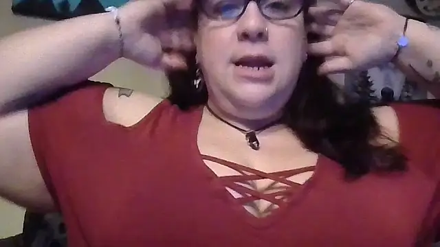 Snapshot of GothyBaby chatting on 24, 10, 2025 GothyBaby online show from 24, 10, 2025