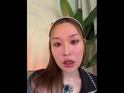 Snapshot of sphynx-_- chatting on 29, 10, 2025 sphynx- - online show from 29, 10, 2025