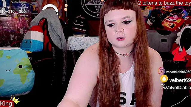 Snapshot of VelvetDiablo chatting on 4, 7, 2026 VelvetDiablo online show from 4, 7, 2026