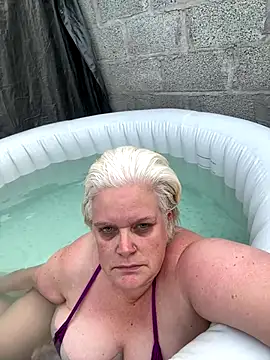 Snapshot of sexychazza16 chatting on 25, 10, 2025 sexychazza16 online show from 25, 10, 2025