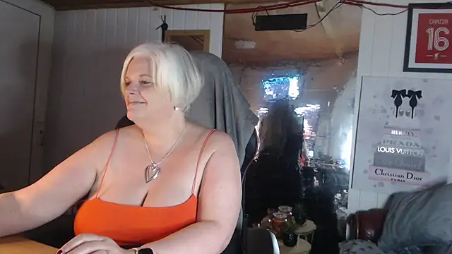 Snapshot of sexychazza16 chatting on 27, 11, 2025 sexychazza16 online show from 27, 11, 2025