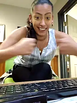 Nikkierosee online show from 21, 2, 2025