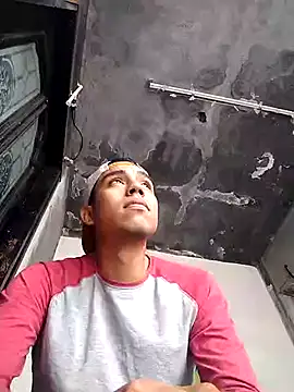 Snapshot of AlexAlejandro13 chatting on 18, 12, 2024 AlexAlejandro13 online show from 18, 12, 2024