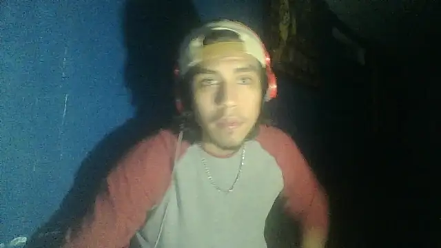 Snapshot of AlexAlejandro13 chatting on 8, 10, 2025 AlexAlejandro13 online show from 8, 10, 2025