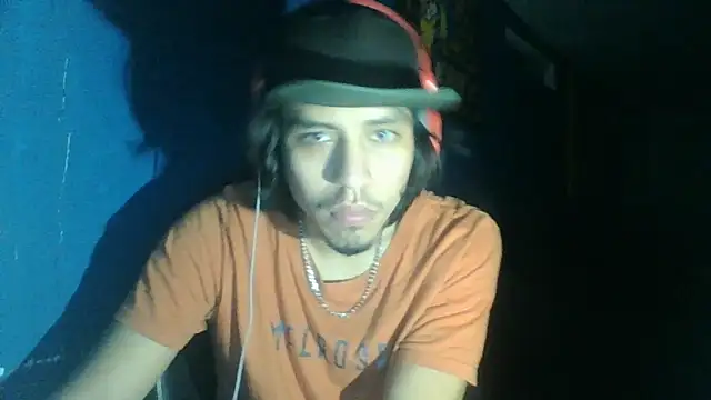 Snapshot of AlexAlejandro13 chatting on 10, 10, 2025 AlexAlejandro13 online show from 10, 10, 2025