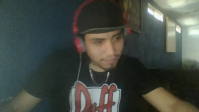 Snapshot of AlexAlejandro13 chatting on 21, 10, 2025 AlexAlejandro13 online show from 21, 10, 2025