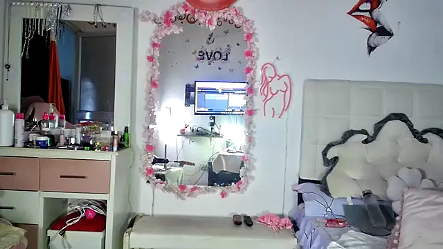 Dulce Maria05 online show from 14, 9, 2025