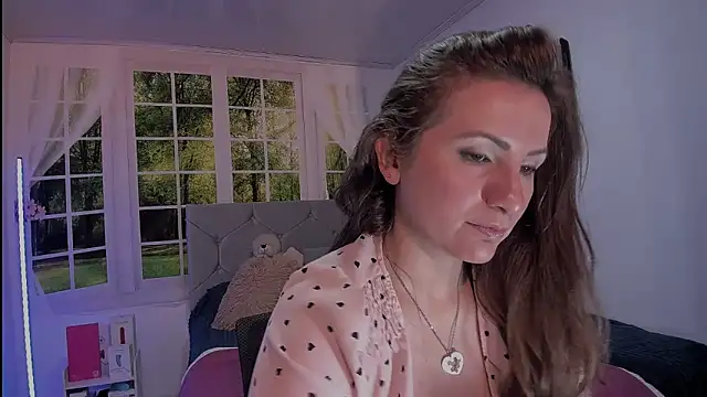 vanessabrown  online show from 28, 3, 2026