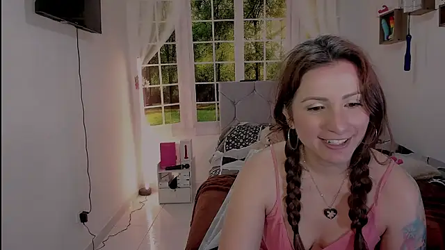 Snapshot of vanessabrown_ chatting on 9, 5, 2026 vanessabrown online show from 9, 5, 2026
