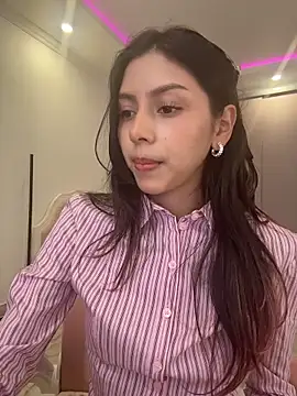 Sensualtease online show from 17, 4, 2026