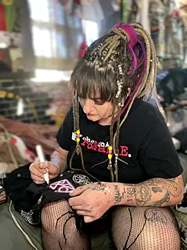 1-800-FUCKYOU online show from 19, 9, 2025