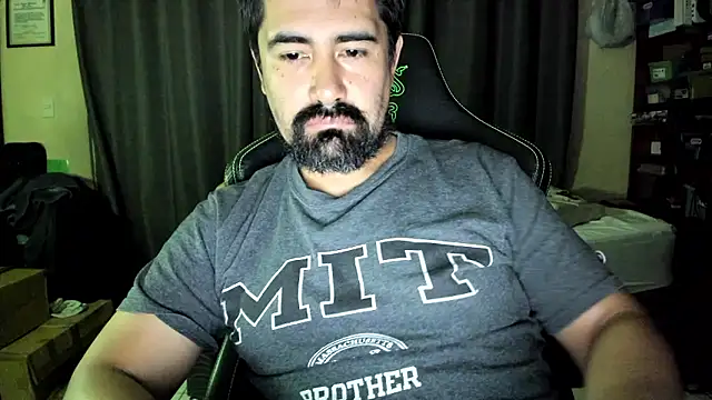 Snapshot of VonDoomdelToro chatting on 28, 10, 2025 VonDoomdelToro online show from 28, 10, 2025