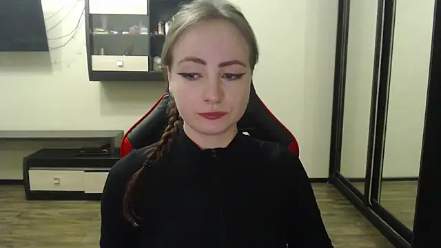 Laralianna online show from 2, 3, 2025