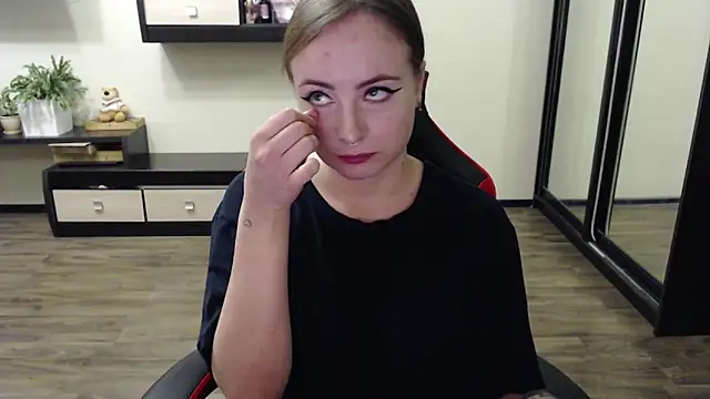 Laralianna online show from 21, 9, 2025