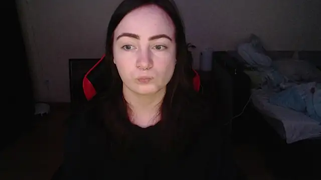 Snapshot of Laralianna chatting on 4, 2, 2026 Laralianna online show from 4, 2, 2026