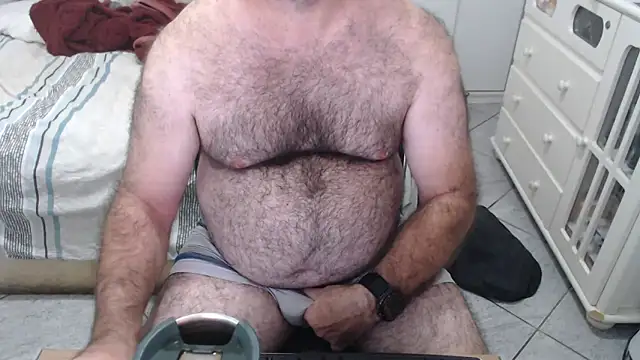 Snapshot of MysterBearMG chatting on 9, 4, 2026 MysterBearMG online show from 9, 4, 2026