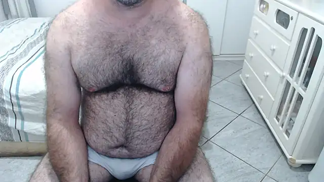 Snapshot of MysterBearMG chatting on 13, 4, 2026 MysterBearMG online show from 13, 4, 2026