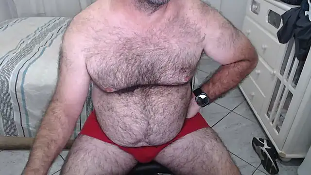 Snapshot of MysterBearMG chatting on 15, 4, 2026 MysterBearMG online show from 15, 4, 2026