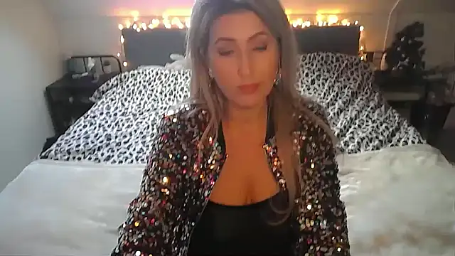 Snapshot of TessToy chatting on 20, 12, 2024 TessToy online show from 20, 12, 2024