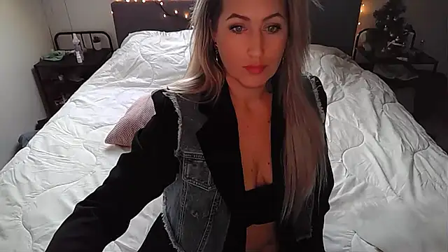 Snapshot of TessToy chatting on 9, 1, 2025 TessToy online show from 9, 1, 2025