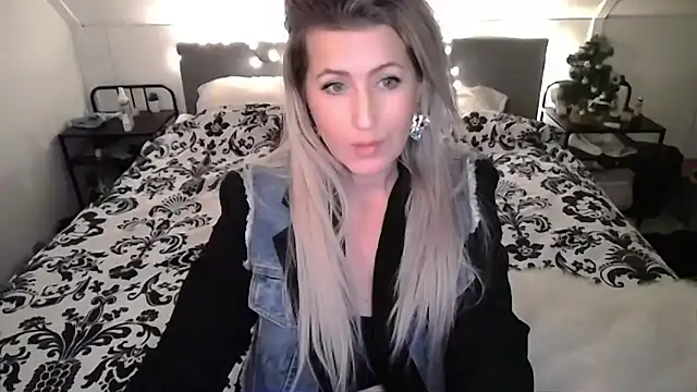 Snapshot of TessToy chatting on 9, 1, 2025 TessToy online show from 9, 1, 2025