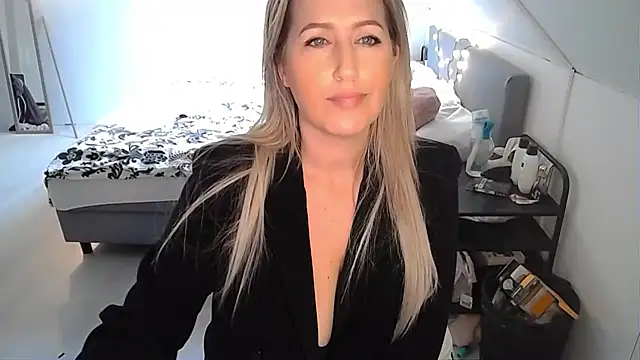 Snapshot of TessToy chatting on 28, 1, 2025 TessToy online show from 28, 1, 2025