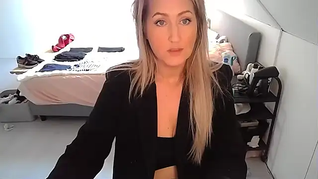 Snapshot of TessToy chatting on 18, 2, 2025 TessToy online show from 18, 2, 2025