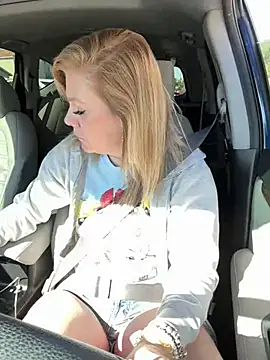 Lexi Shocker online show from 25, 2, 2025