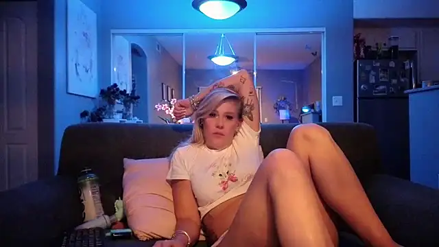 Lexi Shocker online show from 10, 9, 2025