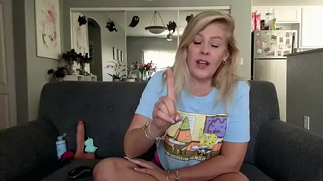 Lexi Shocker online show from 20, 9, 2025