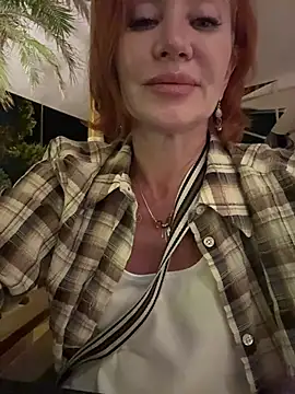 Snapshot of Jullia_Moor chatting on 6, 6, 2026 Jullia Moor online show from 6, 6, 2026