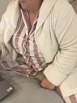 Snapshot of sweeti_Em chatting on 15, 1, 2026 sweeti Em online show from 15, 1, 2026