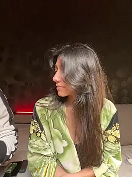 Snapshot of Kiscsillagg chatting on 4, 3, 2025 Kiscsillagg online show from 4, 3, 2025