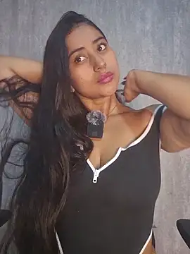 Snapshot of Valentinne_z chatting on 29, 11, 2025 Valentinne z online show from 29, 11, 2025