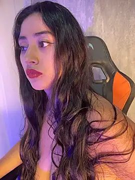 Snapshot of Valentinne_z chatting on 14, 2, 2026 Valentinne z online show from 14, 2, 2026