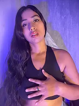 Snapshot of Valentinne_z chatting on 15, 2, 2026 Valentinne z online show from 15, 2, 2026