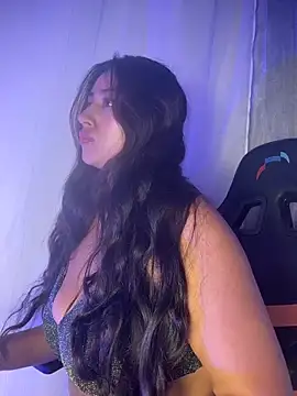 Snapshot of Valentinne_z chatting on 17, 2, 2026 Valentinne z online show from 17, 2, 2026